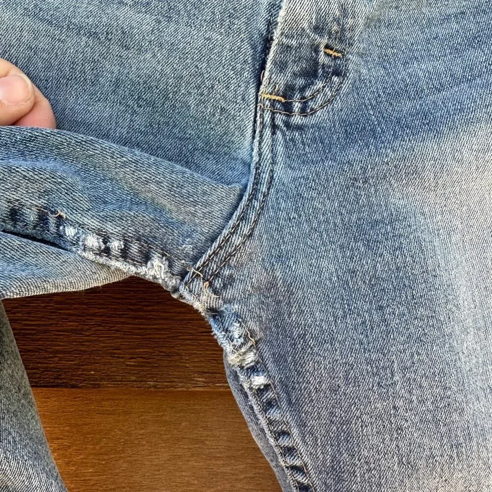 Wrangler Men’s Relaxed Fit Y2K Vintage Medium Blue Jeans Size 32 - Picture 4 of 13